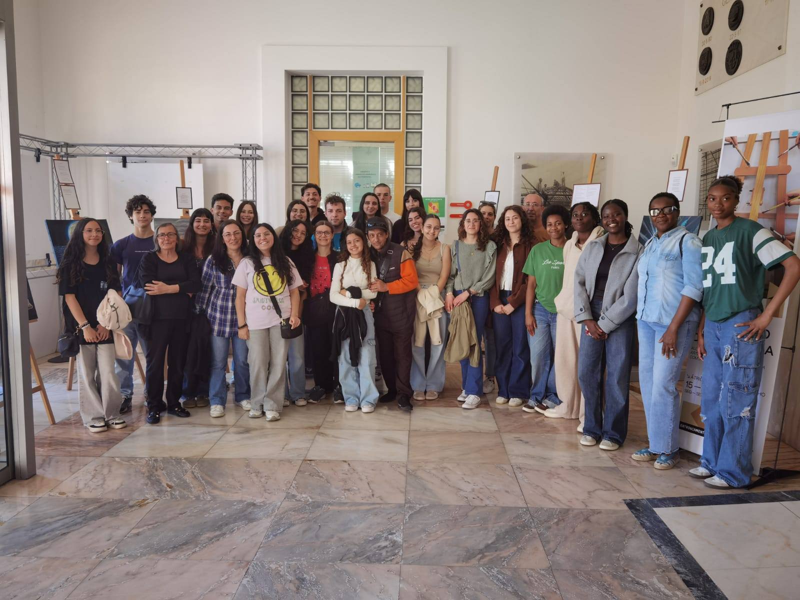  Inauguração da Exposição Coletiva “Ilustração de um Poema”
